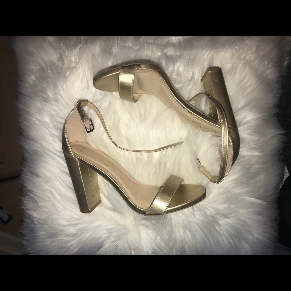 Lulu’s Gold Heel
